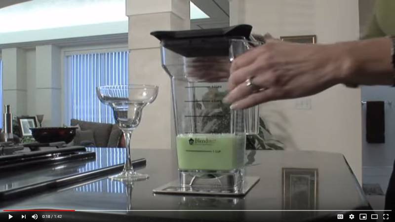 BlendTec Connoisseur Space Saver 825